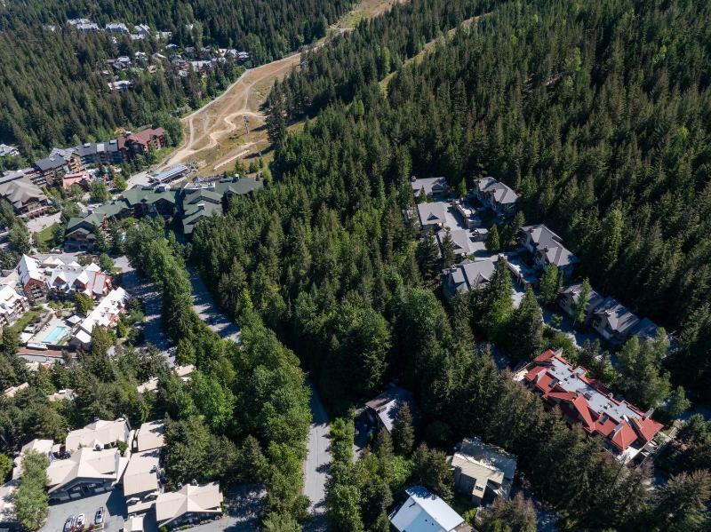 3BR | Whistler Creek Ridge | Ski-in/out | Private Hot Tub | Wood Fire | Private Garage - image 24