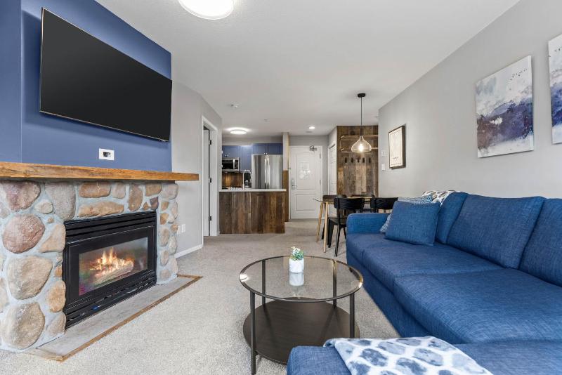 2BR in Deer Lodge Epic Location Private Covered Patio Free Parking - image 17