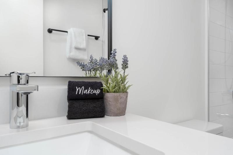 3BR in Foxglove Wood Burning Fireplace Mudroom Near Gondola Parking - image 16