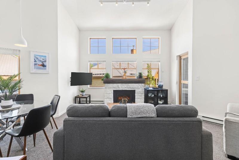2BR + loft | Tyndall Stone Lodge | Village Location w/ Olympic Plaza View | Fireplace | Hot Tub - image 1