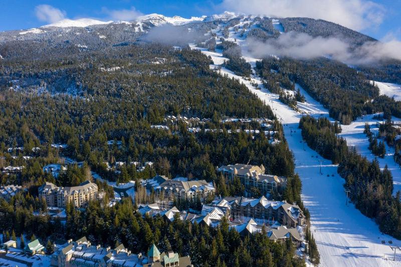 2BR | The Aspens | Ski In/Out | Pool & Hot Tub | Gas Fireplace | Ski Valet | Gym - image 10