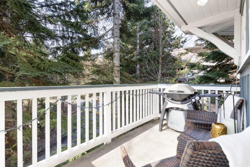 2BR | Granite Court | Village Location | Gas Fireplace | Mudroom | Secure Parking - image 10