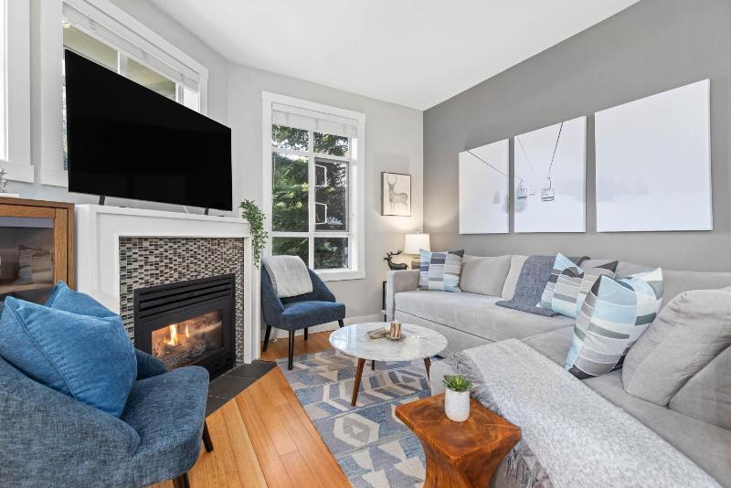 2BR | Granite Court | Village Location | Gas Fireplace | Mudroom | Secure Parking - image 7