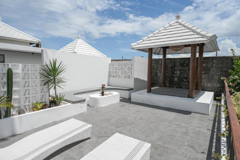 The Wina Villa Canggu 10 Mins to La Brisa Bali - image 35