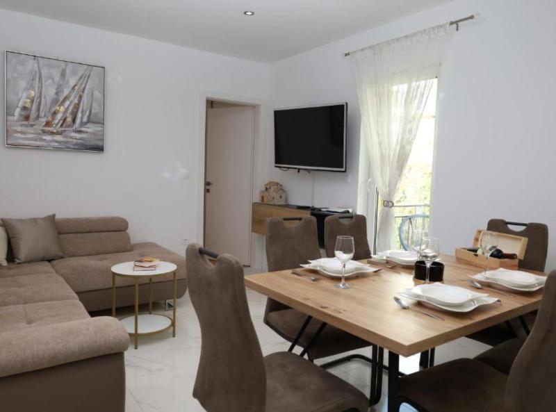 Dalmata D - Two Bedroom Apartment with Terrace - image 12