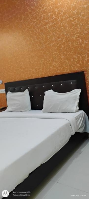 H M HOTEL INN - image 15