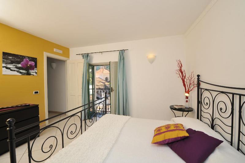 One Bedroom Apartment with Balcony image 4
