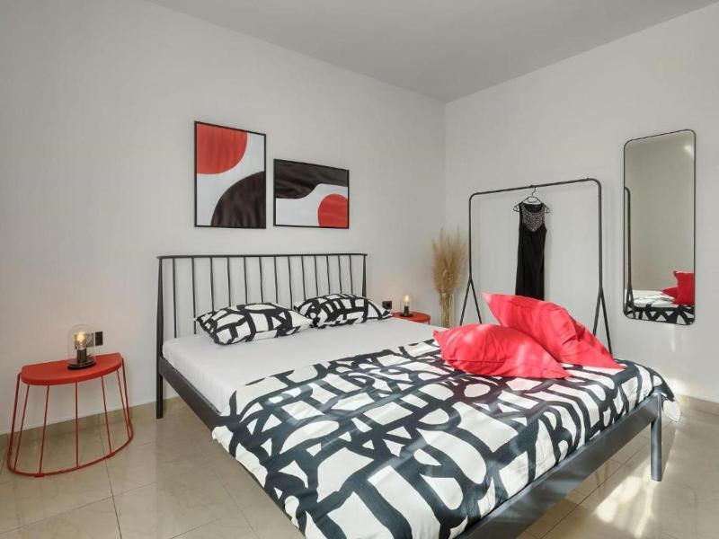 Villa Debora with private pool and backyard Pet friendly - image 46