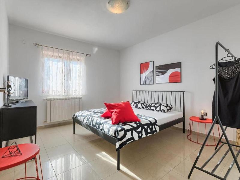 Villa Debora with private pool and backyard Pet friendly - image 36