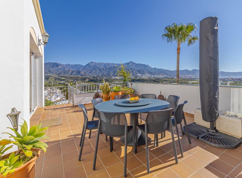 villa vistas al mar - image 10
