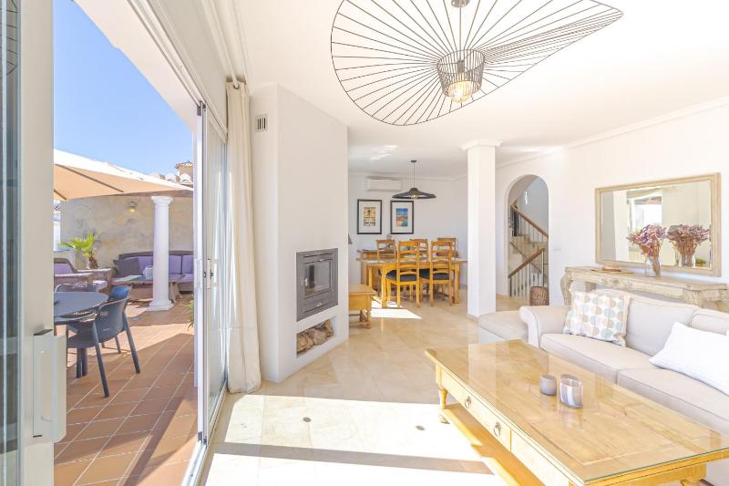 villa vistas al mar - image 35