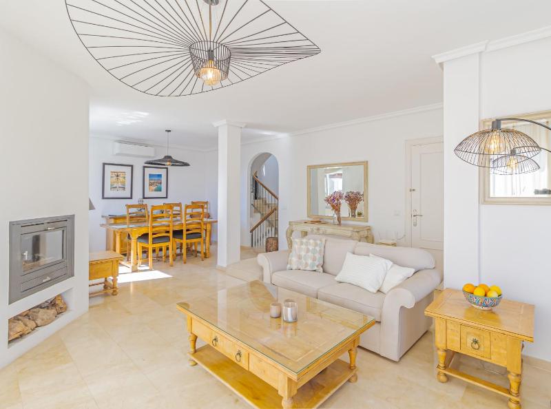 villa vistas al mar - image 12