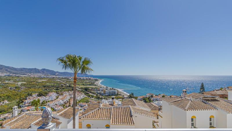 villa vistas al mar - image 24