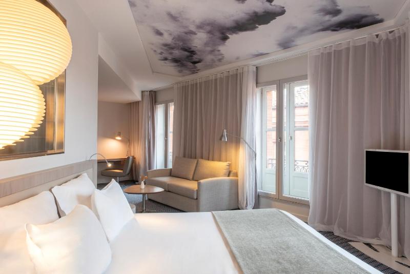 Le Grand Balcon Hotel - image 36