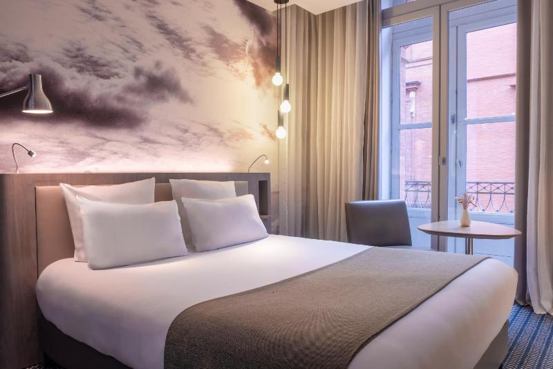 Le Grand Balcon Hotel - image 13