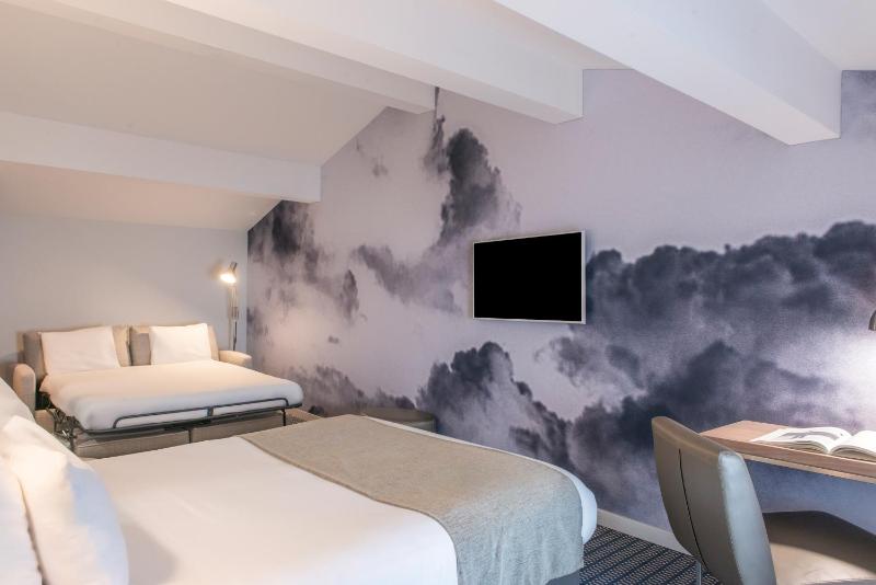 Le Grand Balcon Hotel - image 27