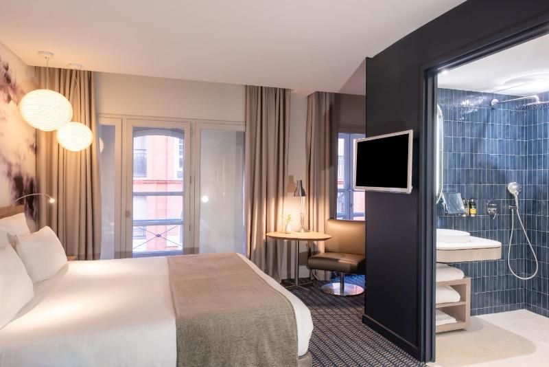 Le Grand Balcon Hotel - image 42