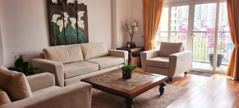 Spacious Colombo 7 apartment by the park - image 1