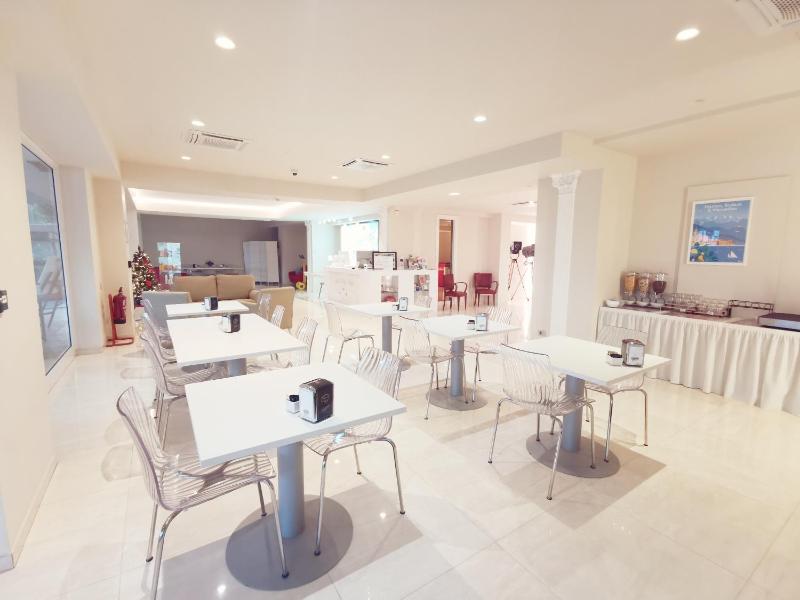La Dolce Vita Hotel - image 6