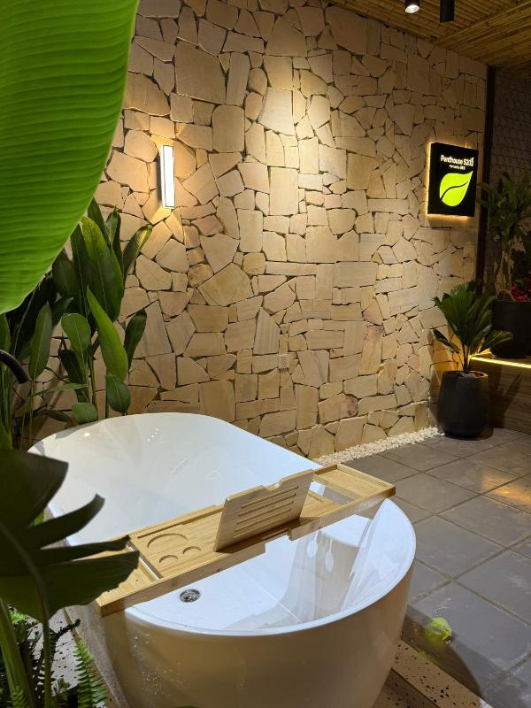Penthouse Vinhomes Grand Park - Sky Garden Apartment - image 15