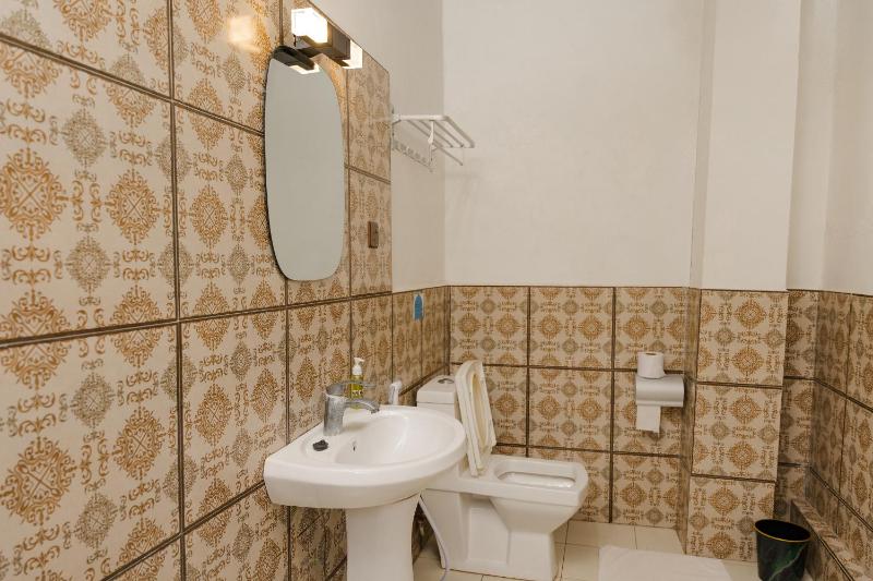 Emerald Palm Courtyard Hotel - image 13