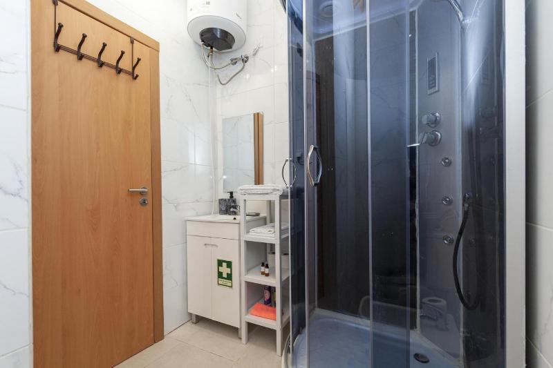 A28 - Castela Street Townhouse in Espiche - image 15