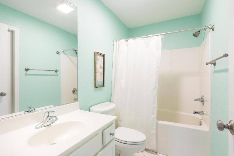 New Listing Private Pool Hot Tub & Walk to Beach - image 15