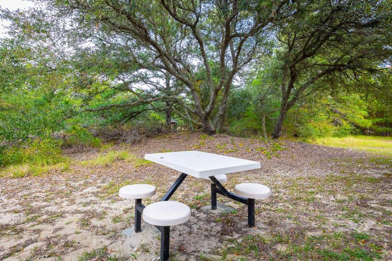 New Listing Private Pool Hot Tub & Walk to Beach - image 47