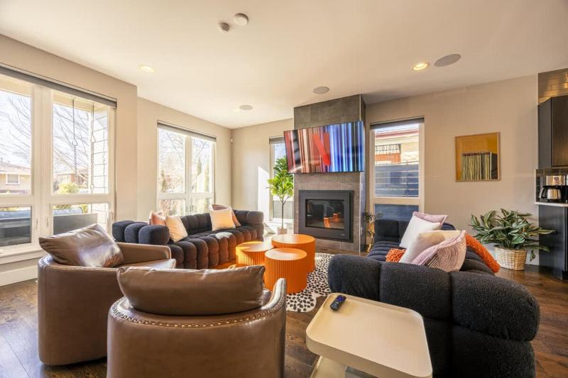Luxury Oasis Heated Pool Rooftop Spa Fire Pits - image 38