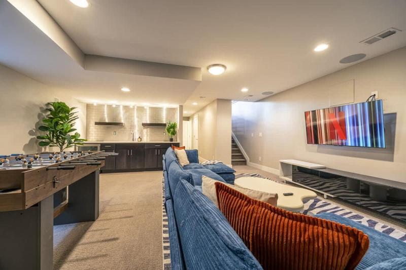 Luxury Oasis Heated Pool Rooftop Spa Fire Pits - image 17