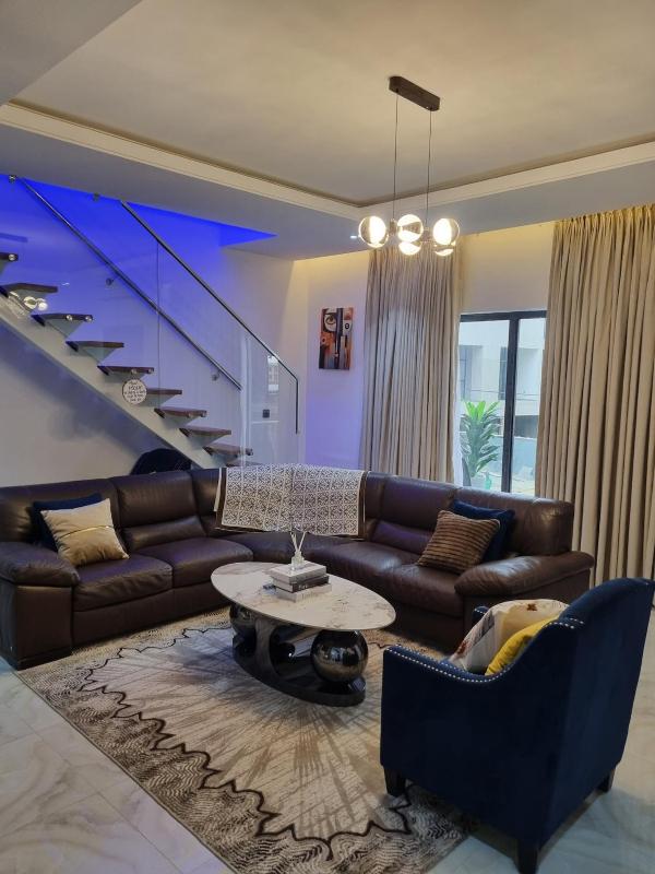 Apple Tree Apartment Lekki Phase 1 - image 1