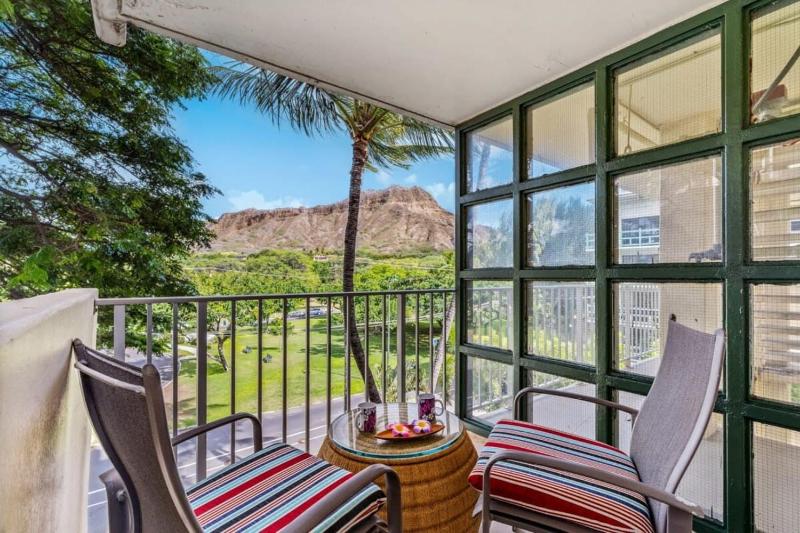 Marbella Lane -Coastal retreat near Diamond Head - image 1