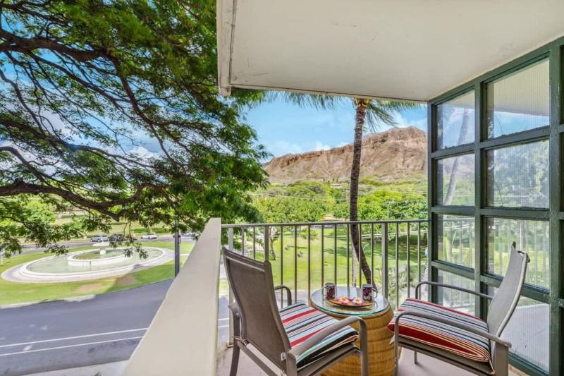 Marbella Lane -Coastal retreat near Diamond Head - image 5