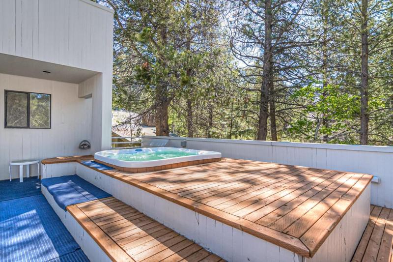 Mountain 4 with Hot Tub - image 27
