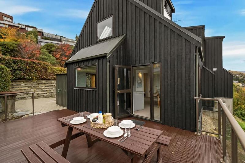 Woodlands Close Retreat - image 30