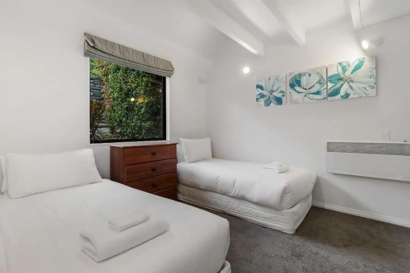 Woodlands Close Retreat - image 4