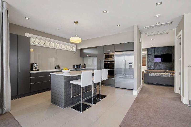 Lakes Edge Villa - image 32
