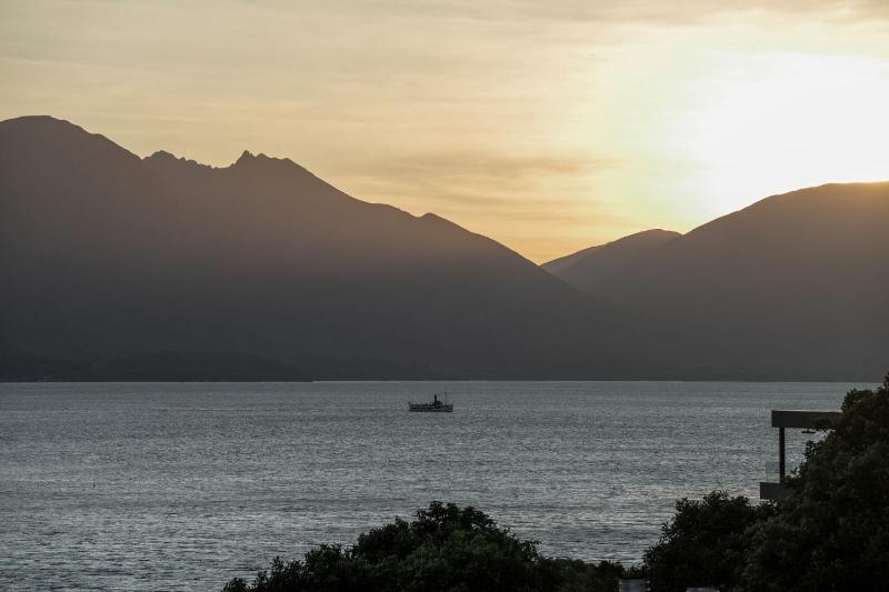 Lakes Edge Villa - image 49