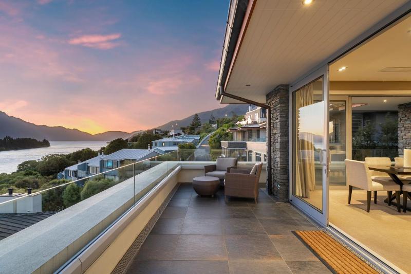 Lakes Edge Villa - image 38