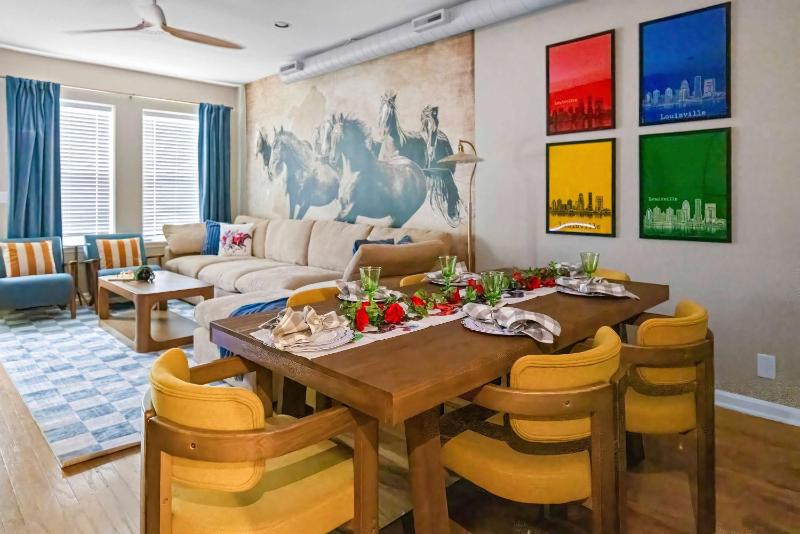 Stylish City Condo Near Top Restos & Nightlife - image 10