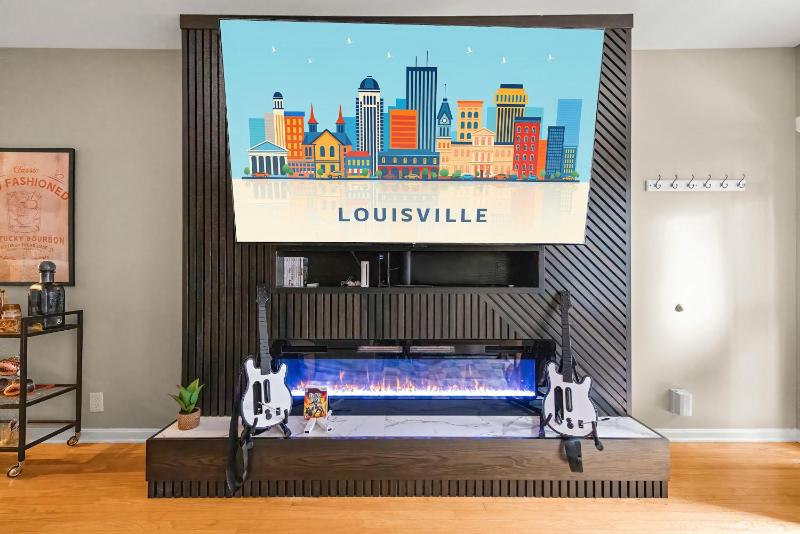 Stylish City Condo Near Top Restos & Nightlife - image 36