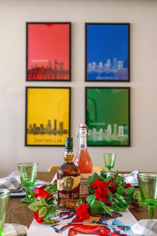 Stylish City Condo Near Top Restos & Nightlife - image 44