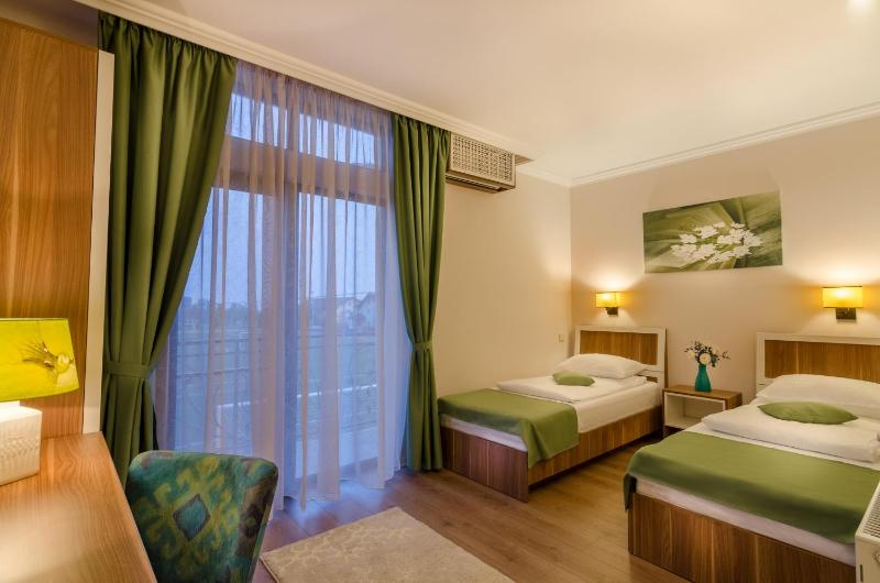 Double or Twin Room with Balcony image 3