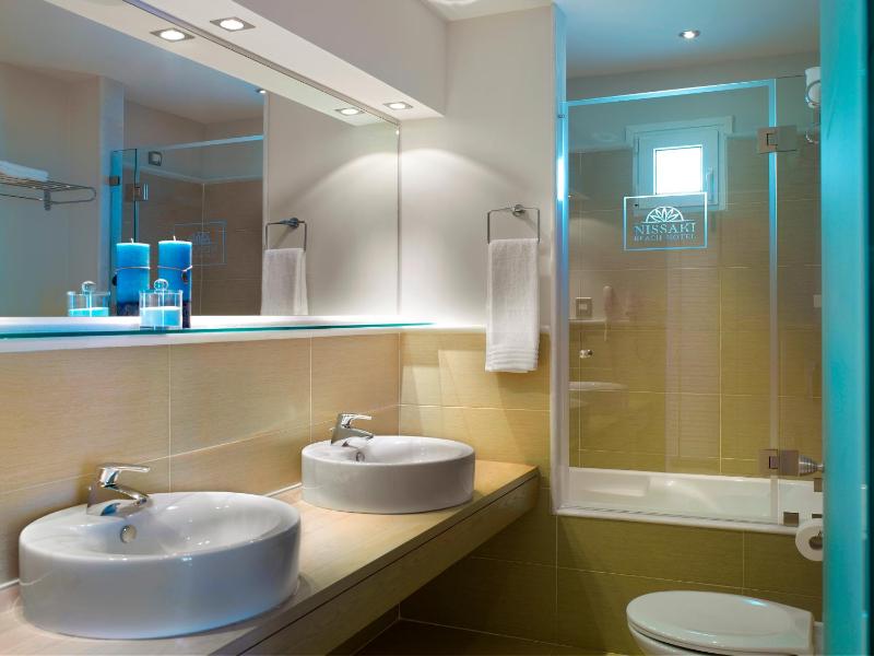 One-Bedroom Suite (2-4 Adults)  image 3
