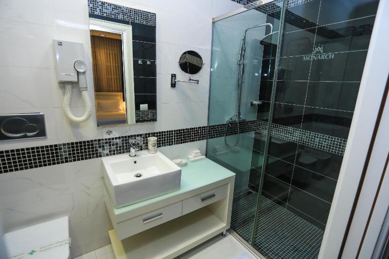 Deluxe Double Room with Balcony image 3