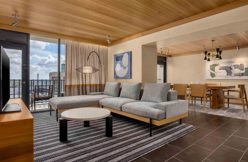 Hilton Palacio Del Rio - image 6