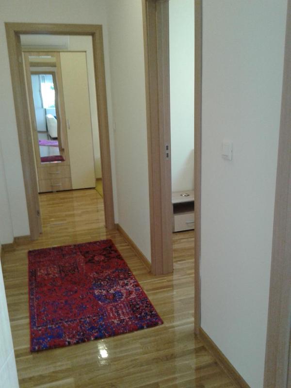 Shumice Apartment - image 8
