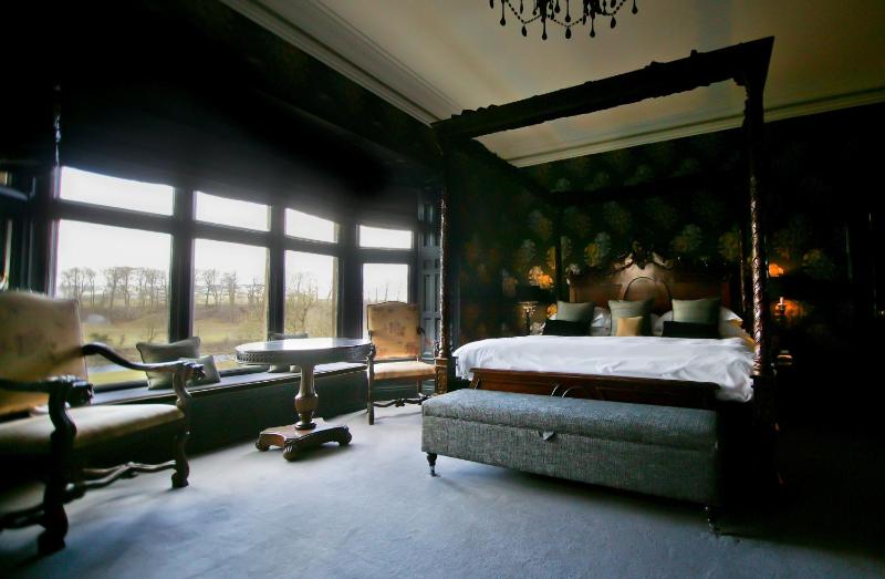 King Suite image 2