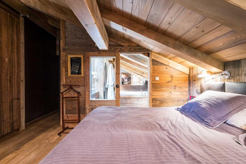 Luxury Stay Comfortable Chalet with Jacuzzi - image 17