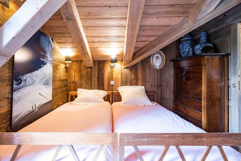 Luxury Stay Comfortable Chalet with Jacuzzi - image 15
